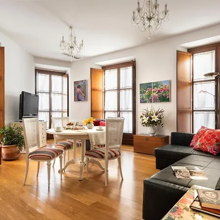 Cathedral Apartment, First Floor Apartamento *